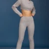 Pantalones acampanados con vuelta y punto trenzado en gris jaspeado