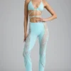 Pantalones acampanados de talle medio con adornos Stevie en azul hielo
