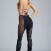 Pantalones acampanados de talle medio con adornos Stevie en negro