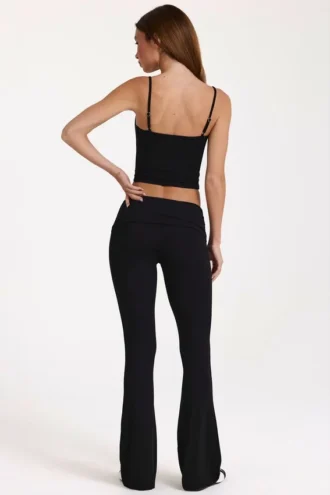 Pantalones acampanados de talle medio en modal negro