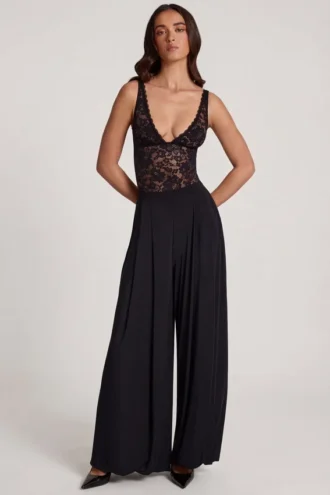 Pantalones anchos de talle medio de jersey suave Zafira en negro