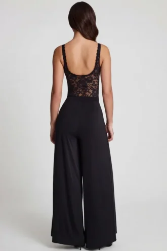 Pantalones anchos de talle medio de jersey suave Zafira en negro