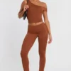 Pantalones Anona de talle medio en mezcla de modal y cachemira en marrón castaño