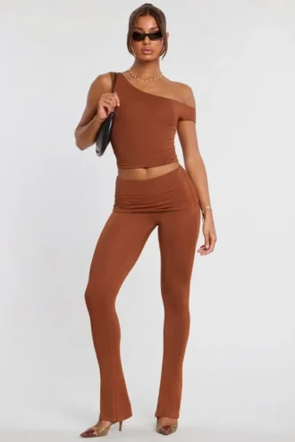 Pantalones Anona de talle medio en mezcla de modal y cachemira en marrón castaño