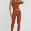 Pantalones Anona de talle medio en mezcla de modal y cachemira en marrón castaño