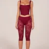 Pantalones capri con encaje Annalisa en rojo cereza