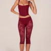 Pantalones capri con encaje Annalisa en rojo cereza