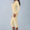 Pantalones capri de punto Selene de talle medio en amarillo mantequilla