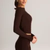 Pantalones Cortos ajustados de talle alto Noor Modal en marrón chocolate