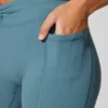 Pantalones Cortos con cintura retorcida y bolsillos en azul piedra