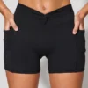 Pantalones Cortos con cintura retorcida y bolsillos en negro