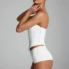 Pantalones cortos de talle bajo de jersey elástico Sabrine en blanco