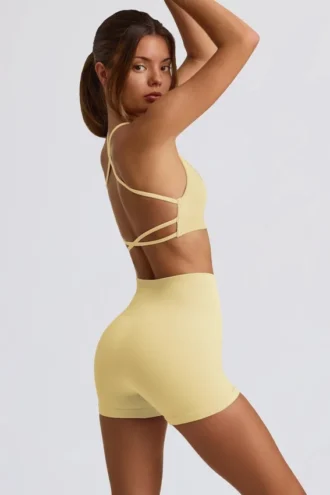 Pantalones Cortos mini sin costuras Super Sculpt en amarillo mantequilla
