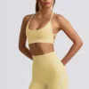 Pantalones Cortos mini sin costuras Super Sculpt en amarillo mantequilla