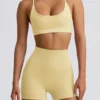 Pantalones Cortos mini sin costuras Super Sculpt en amarillo mantequilla