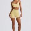Pantalones Cortos mini sin costuras Super Sculpt en amarillo mantequilla