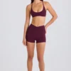 Pantalones Cortos Soft Active con cintura en V y bolsillos en color burdeos