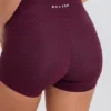 Pantalones Cortos Soft Active con cintura en V y bolsillos en color burdeos
