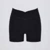 Pantalones Cortos Soft Active con cintura en V y bolsillos en negro