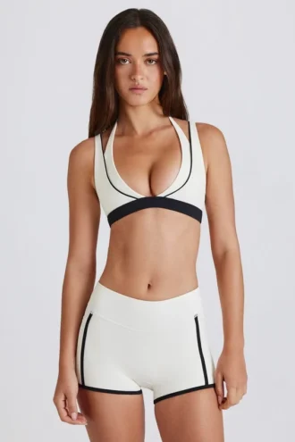 Pantalones Cortos Soft Active Contrast en color marfil
