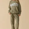 Pantalones de chándal de felpa de algodón de talle medio en verde caqui