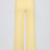 Pantalones de chándal de pierna ancha de punto acanalado en color limón