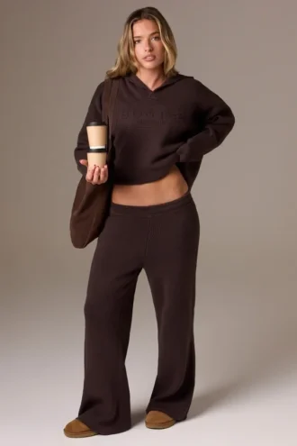 Pantalones de chándal de pierna ancha de punto acanalado en color nuez
