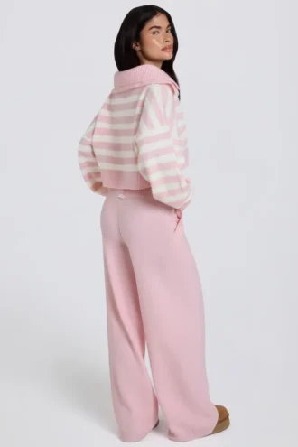Pantalones de chándal de punto de talle medio y pierna ancha en rosa suave