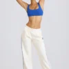 Pantalones de chándal de talle medio y corte recto en blanco