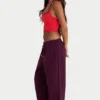 Pantalones de chándal holgados de tiro medio de jersey de algodón cepillado en color burdeos