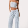 Pantalones de cintura baja de jersey acanalado con rayas azules