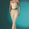 Pantalones de talle bajo con encaje adornado Fallon Petite en color marfil