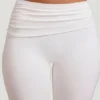 Pantalones Hollis de talle medio y corte recto en blanco
