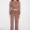 Pantalones rectos de talle bajo Thea Modal en color moca