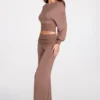 Pantalones rectos de talle bajo Thea Modal en color moca