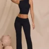 Pantalones rectos de talle medio Hollis en negro
