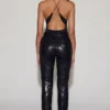 Pantalones rectos Nemyra de imitación de piel de cocodrilo en negro