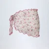 Pareo Molinas con lazo lateral en estampado floral rojo