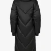 Parka larga impermeable con capucha en negro