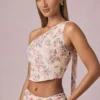 Parte de arriba de un solo hombro con detalle de pañuelo Rae en estampado floral Primrose