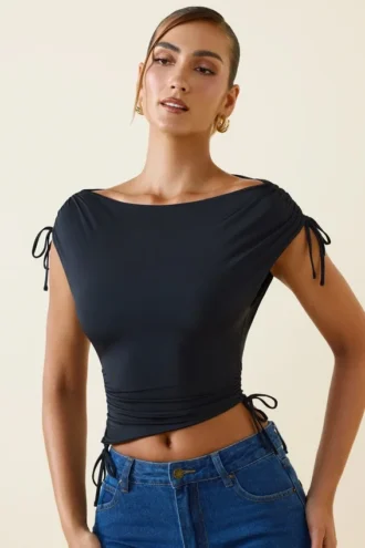 Partes de arriba asimétricas con fruncidos y cuello vuelto en la espalda Kaede en negro