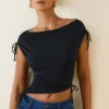 Partes de arriba asimétricas con fruncidos y cuello vuelto en la espalda Kaede en negro