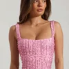 Partes de arriba cortas con cuello cuadrado y adornos Lirael en rosa