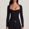 Partes de arriba de manga larga con fruncidos y escote corazón de jersey suave Vayla en negro