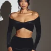 Partes de arriba fruncidas con hombros descubiertos Adele Velvet en negro azabache