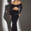 Partes de arriba fruncidas con hombros descubiertos Adele Velvet en negro azabache
