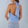 Partes de arriba halter con escote profundo Maraya en estampado de lunares azules