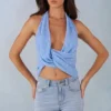 Partes de arriba halter con escote profundo Maraya en estampado de lunares azules