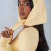 Pañuelo de punto Aviana en amarillo mantequilla