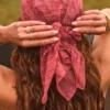 Pañuelo Ventura con estampado rojo